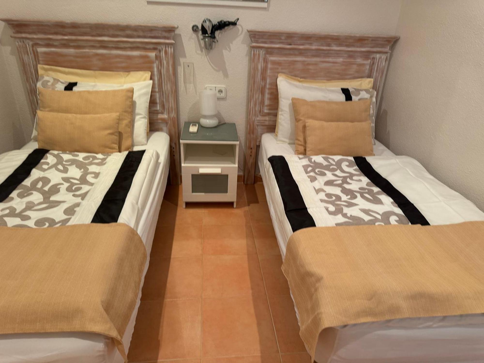 לינה וארוחת בוקר סן מיגל דה סלינאס Casa Lanjaron מראה חיצוני תמונה